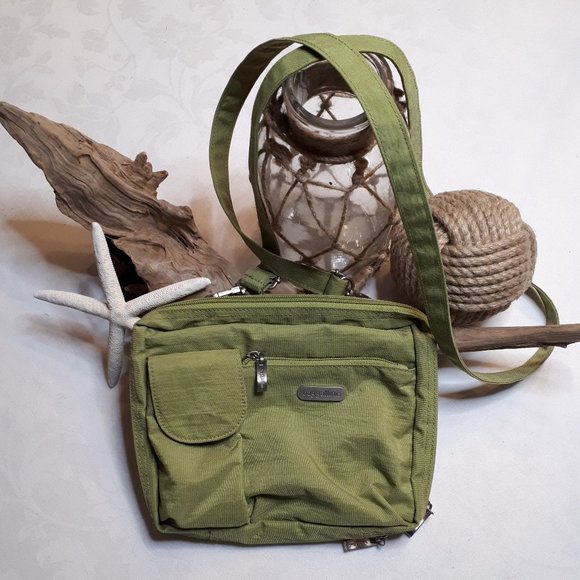 Baggallini Multi-Pocket Nylon Convertible Bagg - Picture 1 of 12
